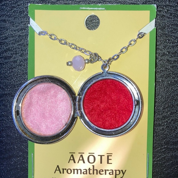 ⚜️AAOTE Aromatherapy Diffuser Locket! - Picture 3 of 3